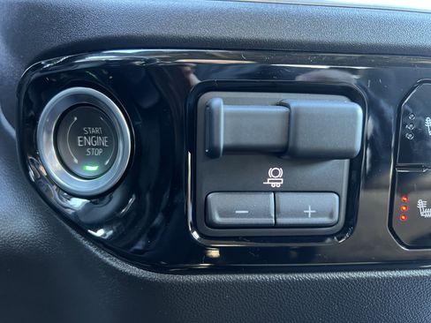 Certified 2025 Chevrolet Silverado 1500 LT image 25