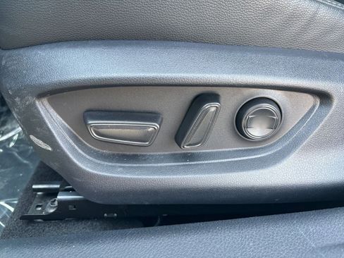 Used 2025 Toyota Camry SE image 23