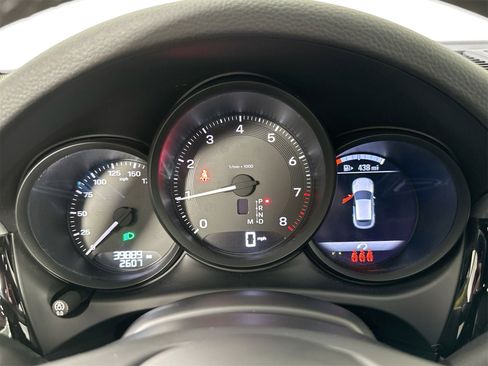 Certified 2023 Porsche Macan image 19