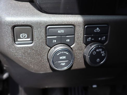 Used 2022 Chevrolet Silverado 1500 LT image 21