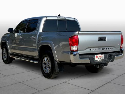 Used 2017 Toyota Tacoma SR5 w/ Tow Package RWD image 12
