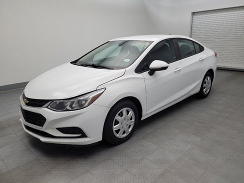 Used 2018 Chevrolet Cruze LS image 2