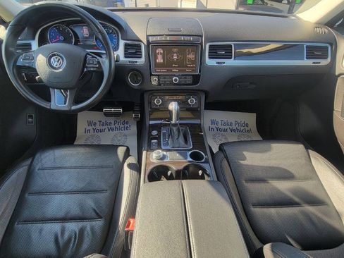 Used 2017 Volkswagen Touareg Executive AWD/4WD image 10