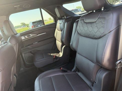 Used 2025 Ford Explorer Platinum w/ LUX Leather Package AWD/4WD image 26