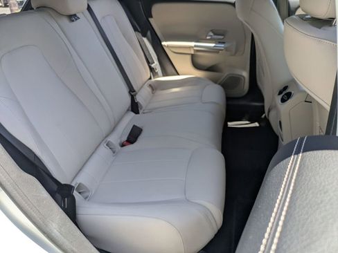 Used 2025 Mercedes-Benz GLA 250 4MATIC image 27