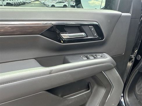 Certified 2025 Chevrolet Suburban LS AWD/4WD image 23