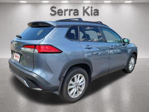 Used 2024 Toyota Corolla Cross LE w/ Moonroof Package FWD image 6