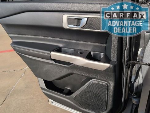 Used 2022 Ford Explorer XLT w/ Equipment Group 202A image 10