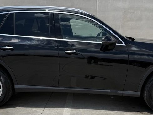 Used 2023 Mercedes-Benz GLC 300 4MATIC image 3