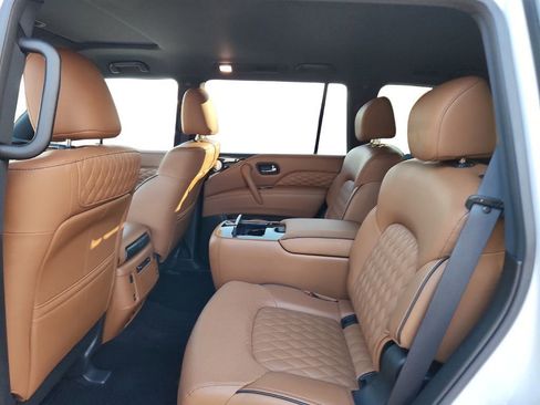 Used 2024 INFINITI QX80 Sensory image 20