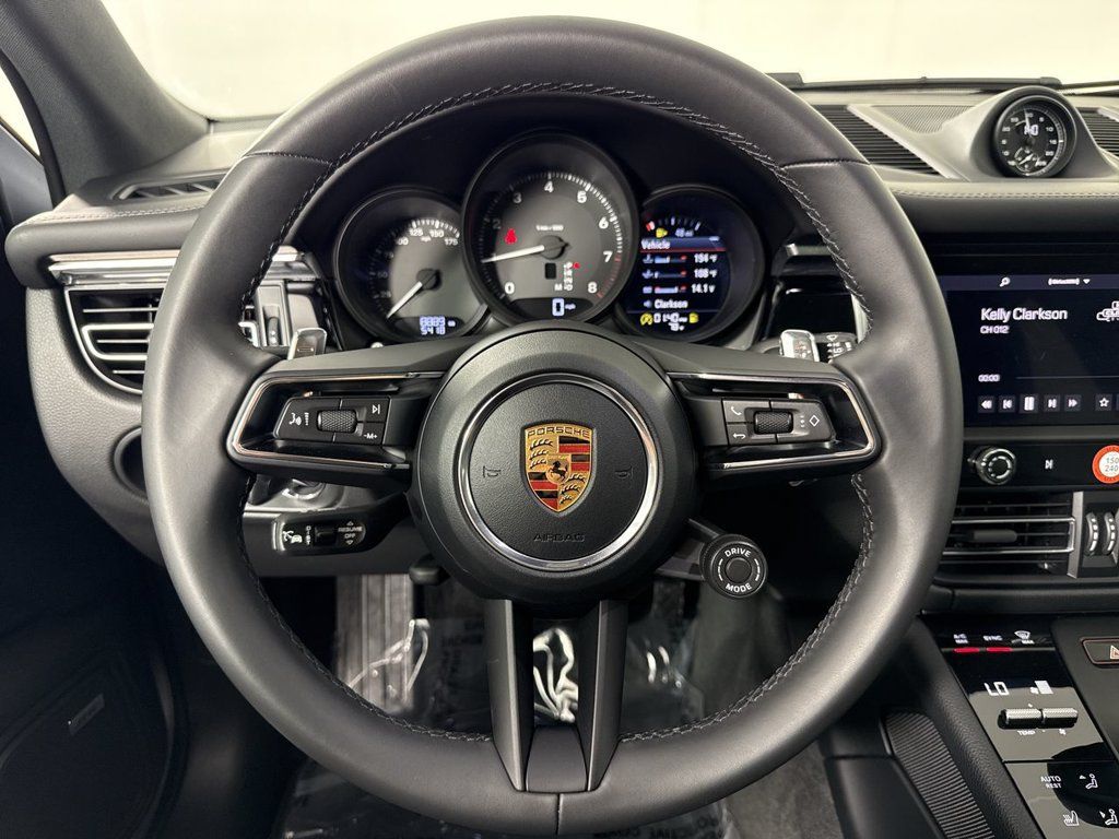 Certified 2026 Porsche Macan AWD/4WD image 37