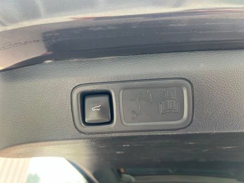 Used 2024 Ford Expedition Limited AWD/4WD image 14