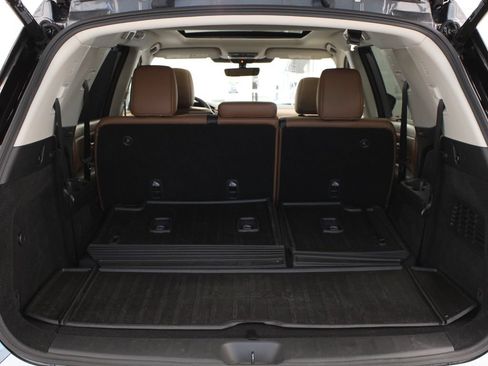 Used 2025 Nissan Pathfinder Platinum w/ Cargo Package FWD image 40