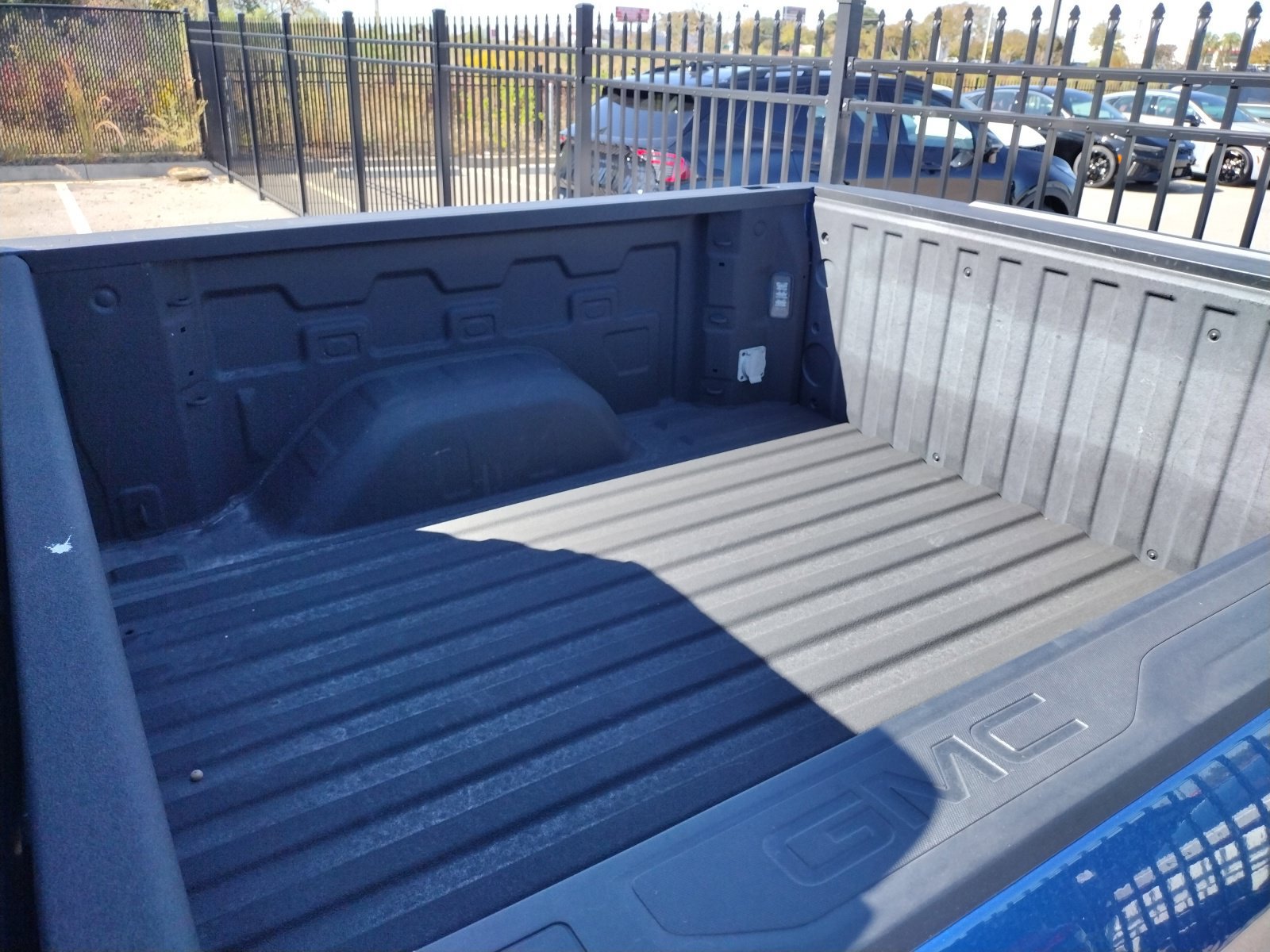 Used 2024 GMC Sierra 1500 Elevation AWD/4WD image 5