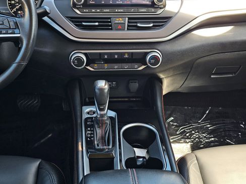 Used 2024 Nissan Altima 2.5 SR image 25