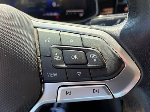 Used 2025 Volkswagen Jetta SE FWD image 26