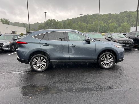 Used 2023 Toyota Venza Limited AWD/4WD image 6