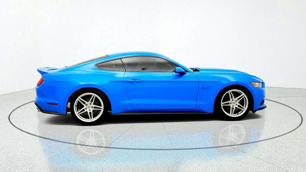 Used 2017 Ford Mustang GT w/ Black Accent Package RWD image 4