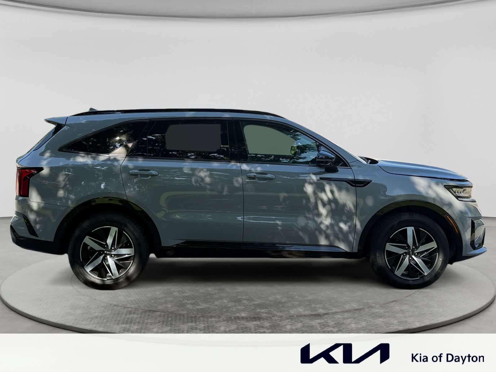 Used 2023 Kia Sorento EX w/ Panoramic Sunroof Package FWD image 4