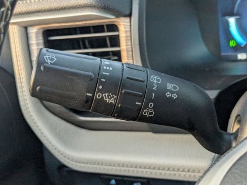 Used 2022 Ford Expedition Limited image 6