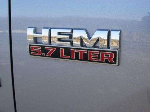 Used 2019 RAM 1500 Classic SLT image 31