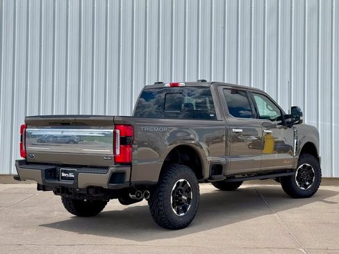 New 2026 Ford F250 Platinum w/ Platinum Plus Package AWD/4WD image 6