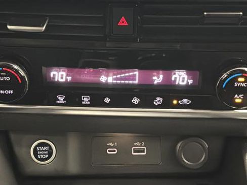 Used 2022 Nissan Rogue SV AWD/4WD image 18