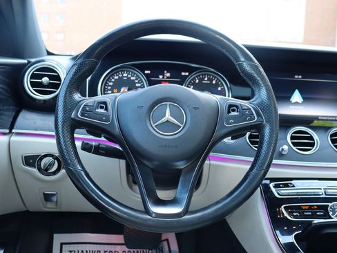 Used 2017 Mercedes-Benz E 300 4MATIC image 23