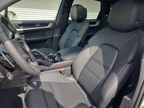 New 2026 Porsche Cayenne S image 5