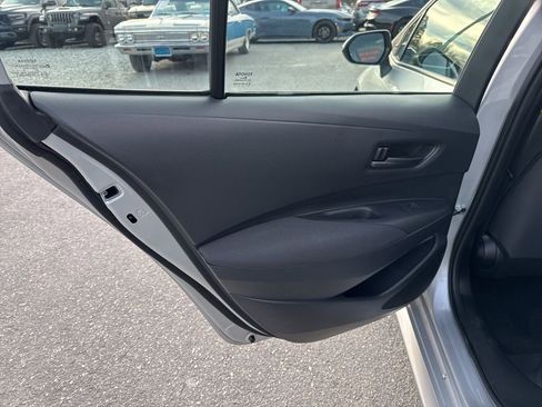 Used 2025 Toyota Corolla LE image 24