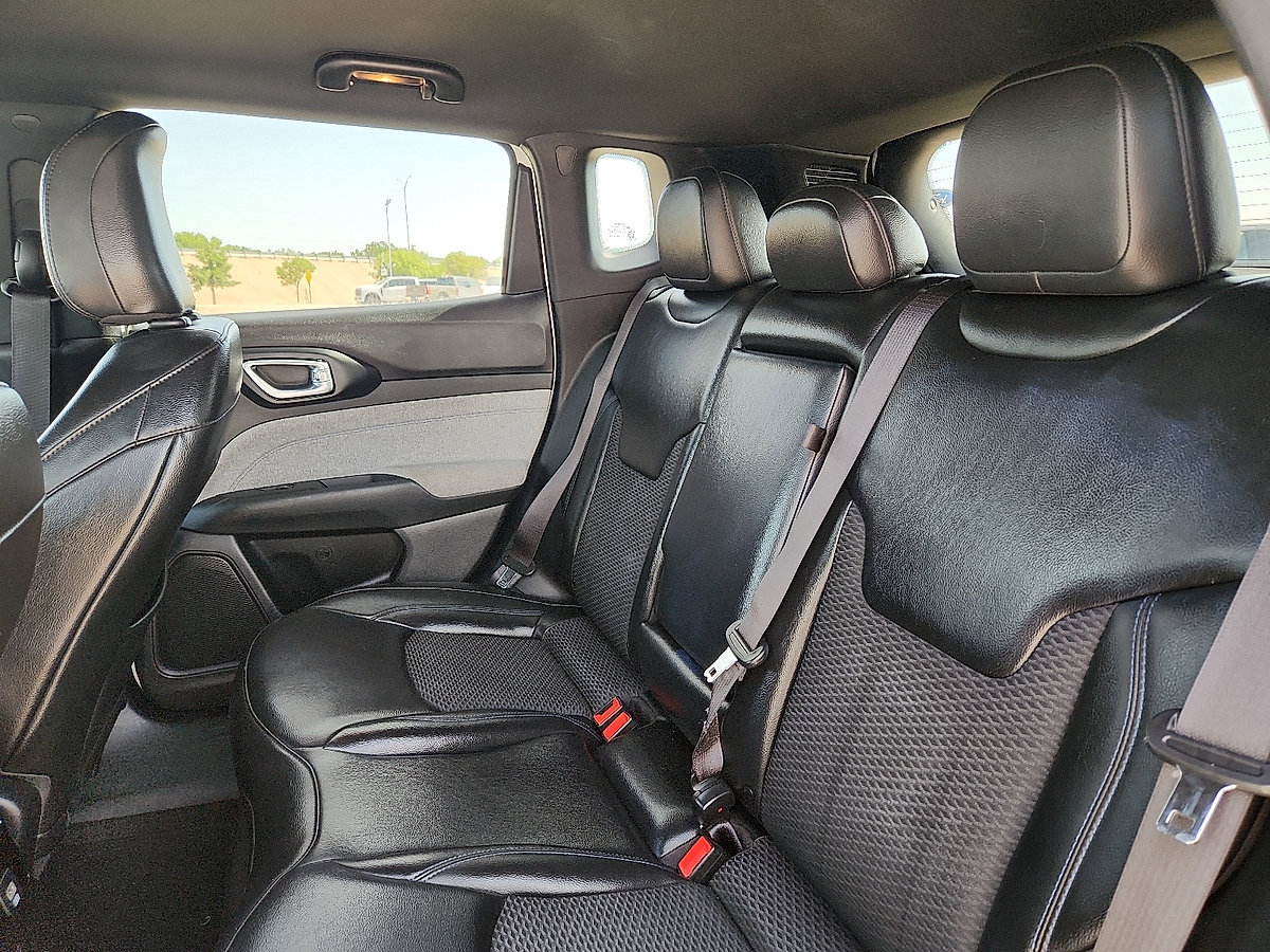 Used 2023 Jeep Compass Latitude AWD/4WD image 5