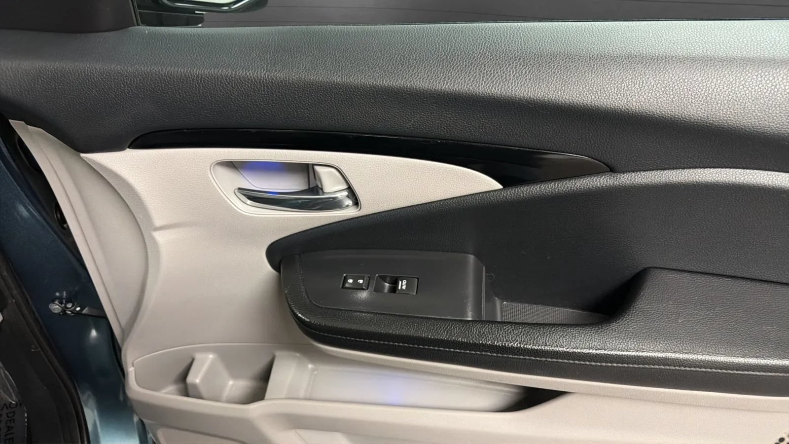 Used 2018 Honda Pilot Touring image 18