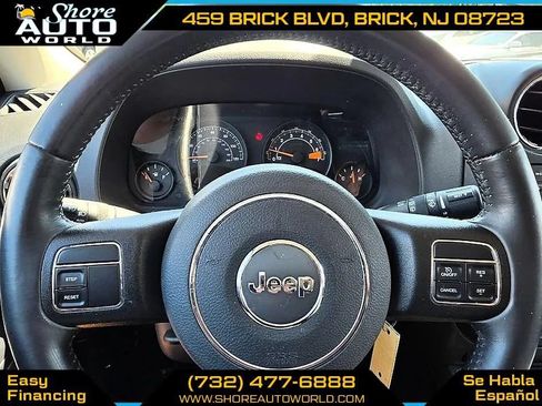 Used 2017 Jeep Patriot Latitude AWD/4WD image 13