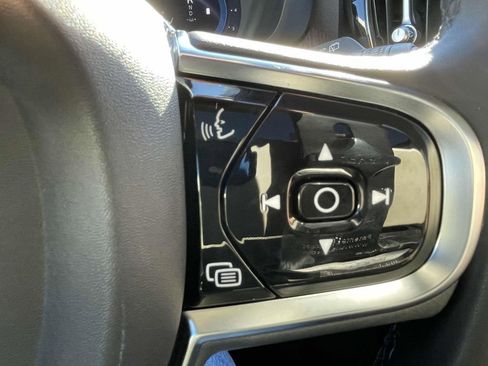 Used 2024 Volvo XC60 B5 Plus image 22