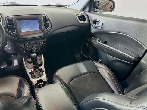 Used 2018 Jeep Compass Latitude w/ Popular Equipment Group AWD/4WD image 24