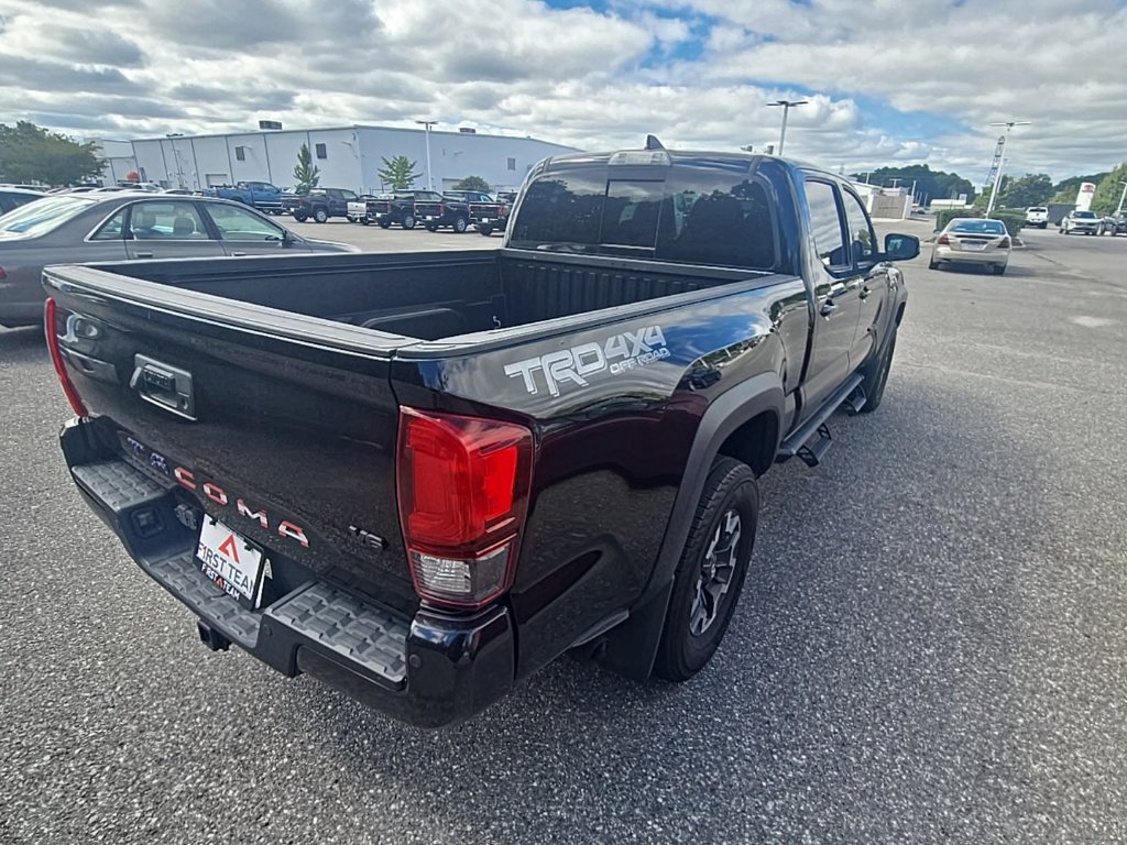 Used 2018 Toyota Tacoma TRD Off-Road w/ Technology Package AWD/4WD image 5