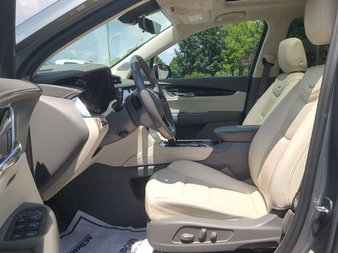 Used 2022 Cadillac XT6 Premium Luxury w/ Technology Package FWD image 20