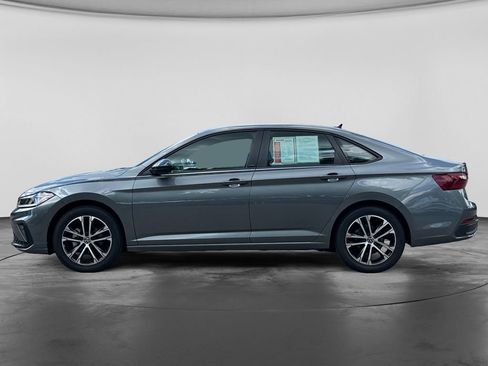 Used 2025 Volkswagen Jetta Sport FWD image 4