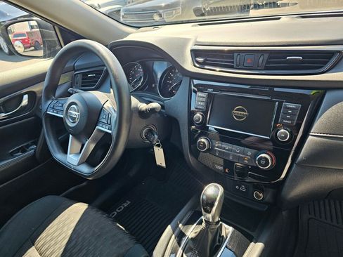 Used 2018 Nissan Rogue S image 10