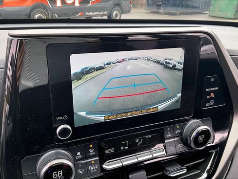 Certified 2024 Toyota Highlander LE AWD/4WD image 27