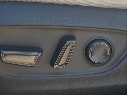 New 2025 Toyota RAV4 XLE image 19