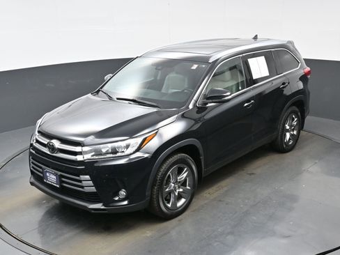 Used 2017 Toyota Highlander Limited Platinum image 36