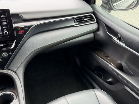 Used 2022 Toyota Camry SE FWD image 15