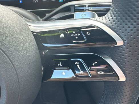 Used 2025 Mercedes-Benz GLC 300 4MATIC image 22