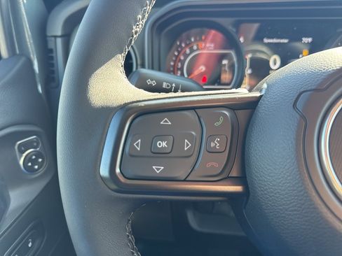 New 2025 Jeep Gladiator Mojave w/ Convenience Group image 12