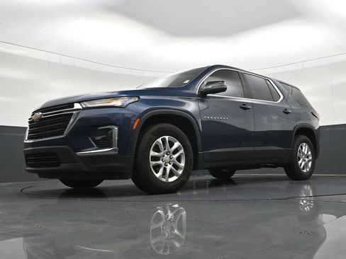 Used 2023 Chevrolet Traverse LS FWD image 23