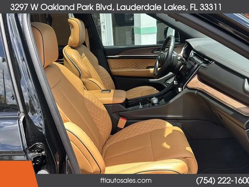Used 2022 Jeep Grand Cherokee Summit w/ Luxury Tech Group V AWD/4WD image 55