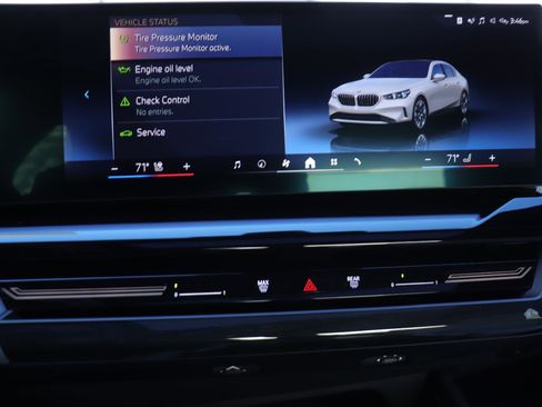 Used 2025 BMW 530i image 32