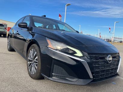 Used 2023 Nissan Altima 2.5 SV