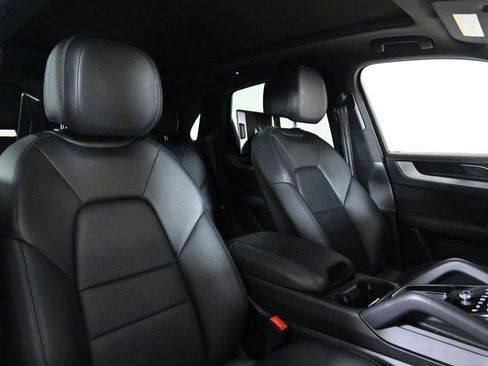 Used 2024 Porsche Cayenne image 19